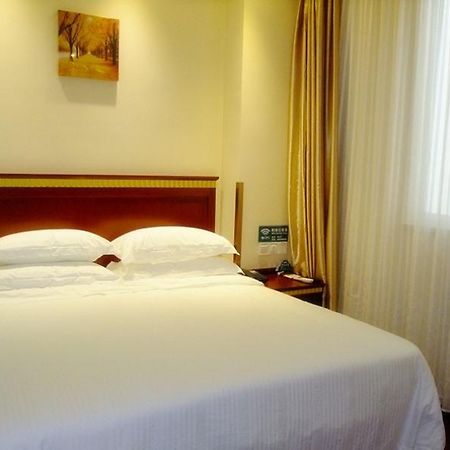 Greentree Inn Jiangsu Wuxi Yangjian Xihu Road Express Hotel Екстериор снимка