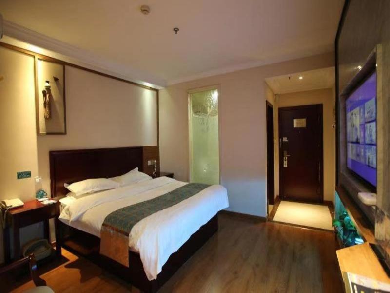 Greentree Inn Jiangsu Wuxi Yangjian Xihu Road Express Hotel Екстериор снимка